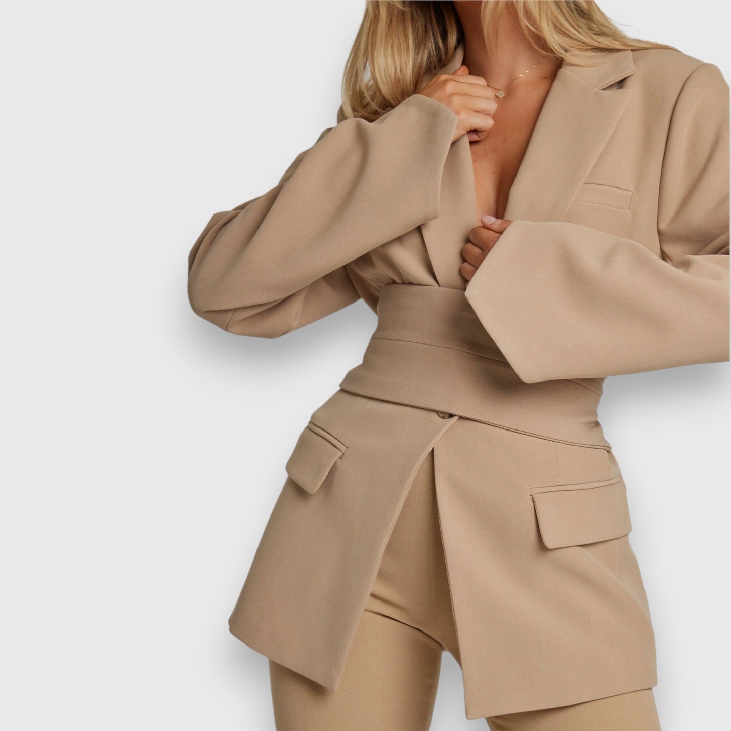 Jarela – Blazer con cintura