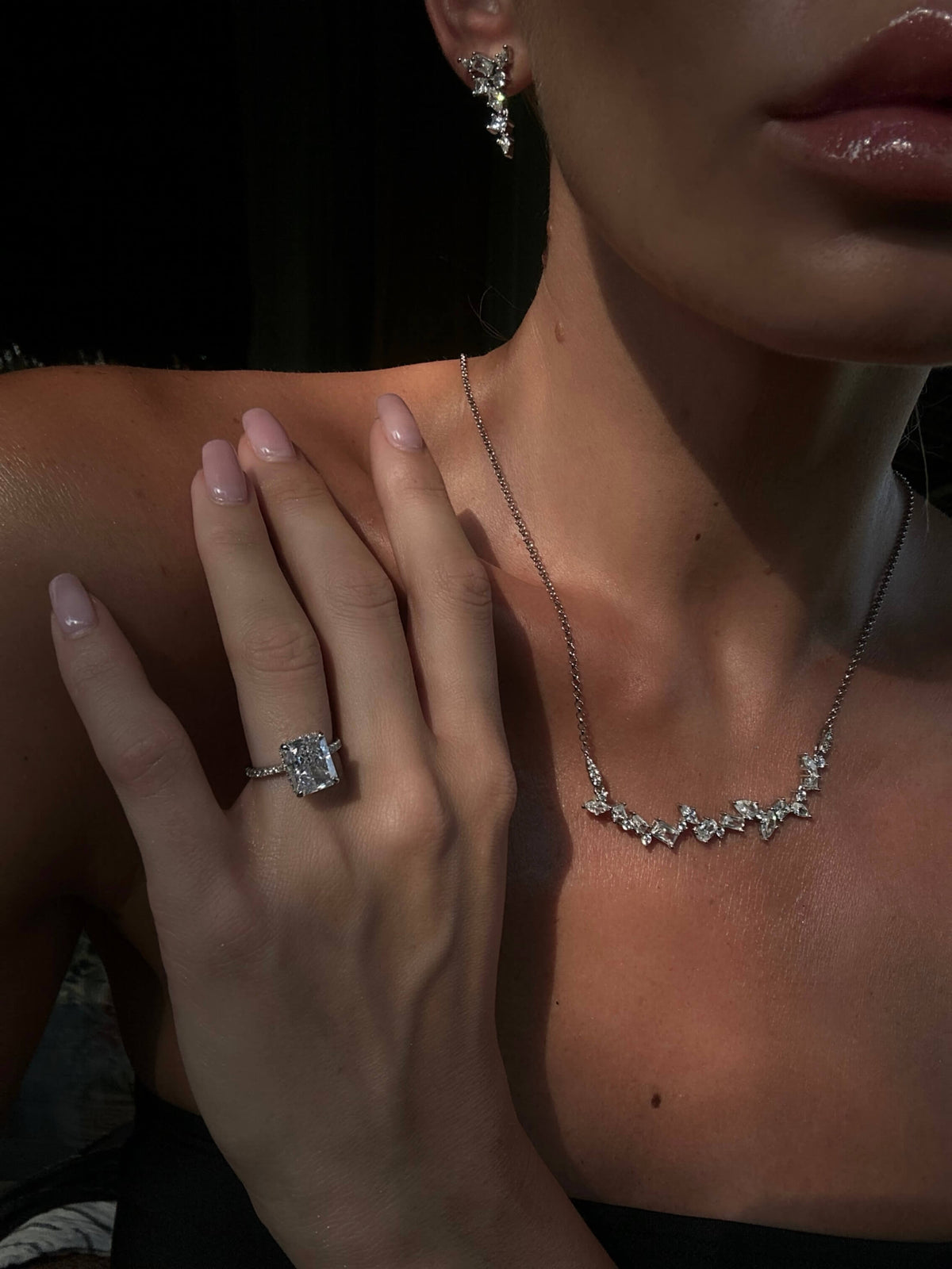 Wide Scattered Crystal Necklace