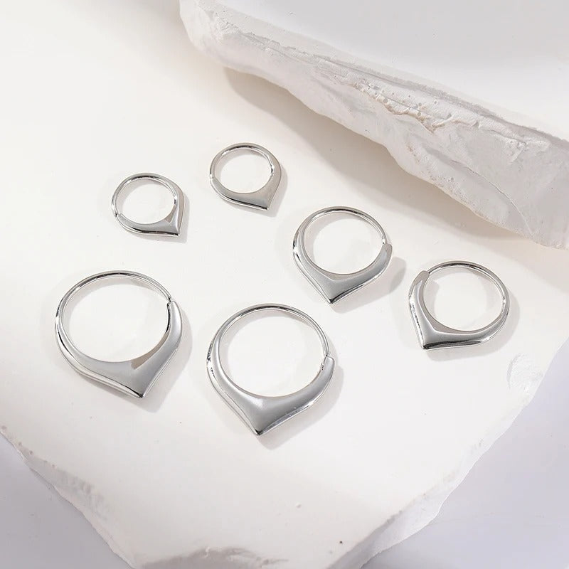 3 paia di orecchini con petali minuscoli