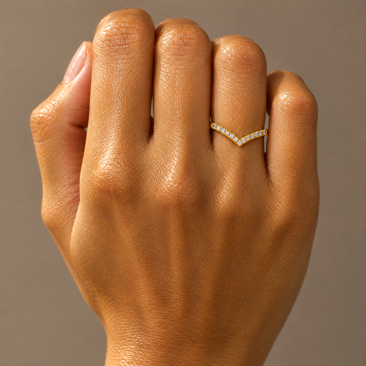 V Contour Pavé Band ring