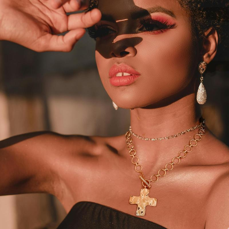 Collana con fibbia a croce