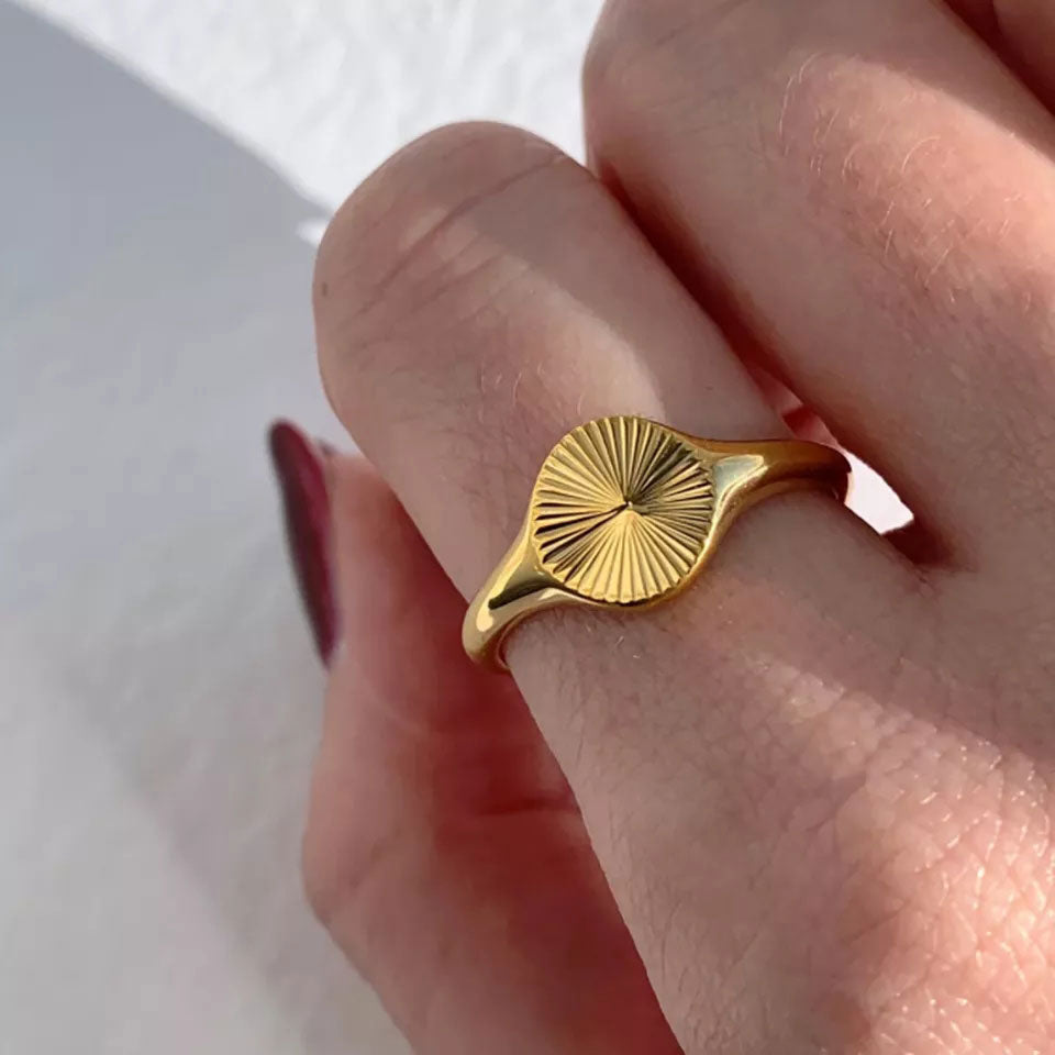 Rizavelle | Anello Sunburst in Oro 18K