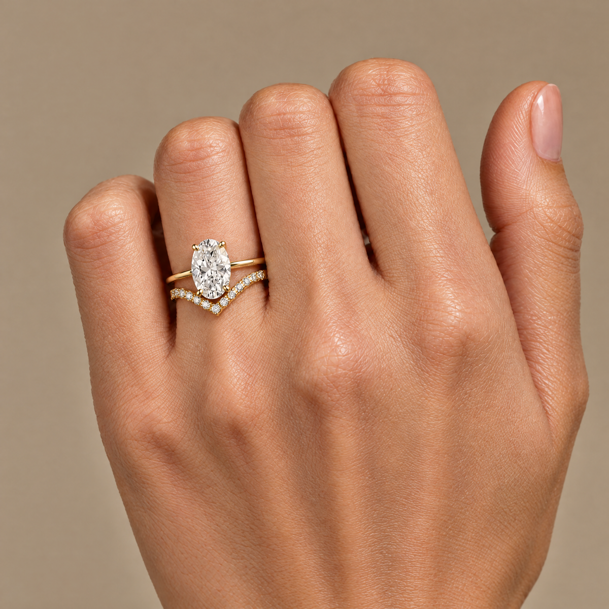 V Contour Pavé Band ring