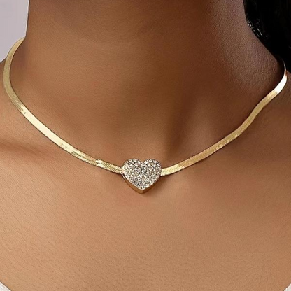 Collana con cuore in strass