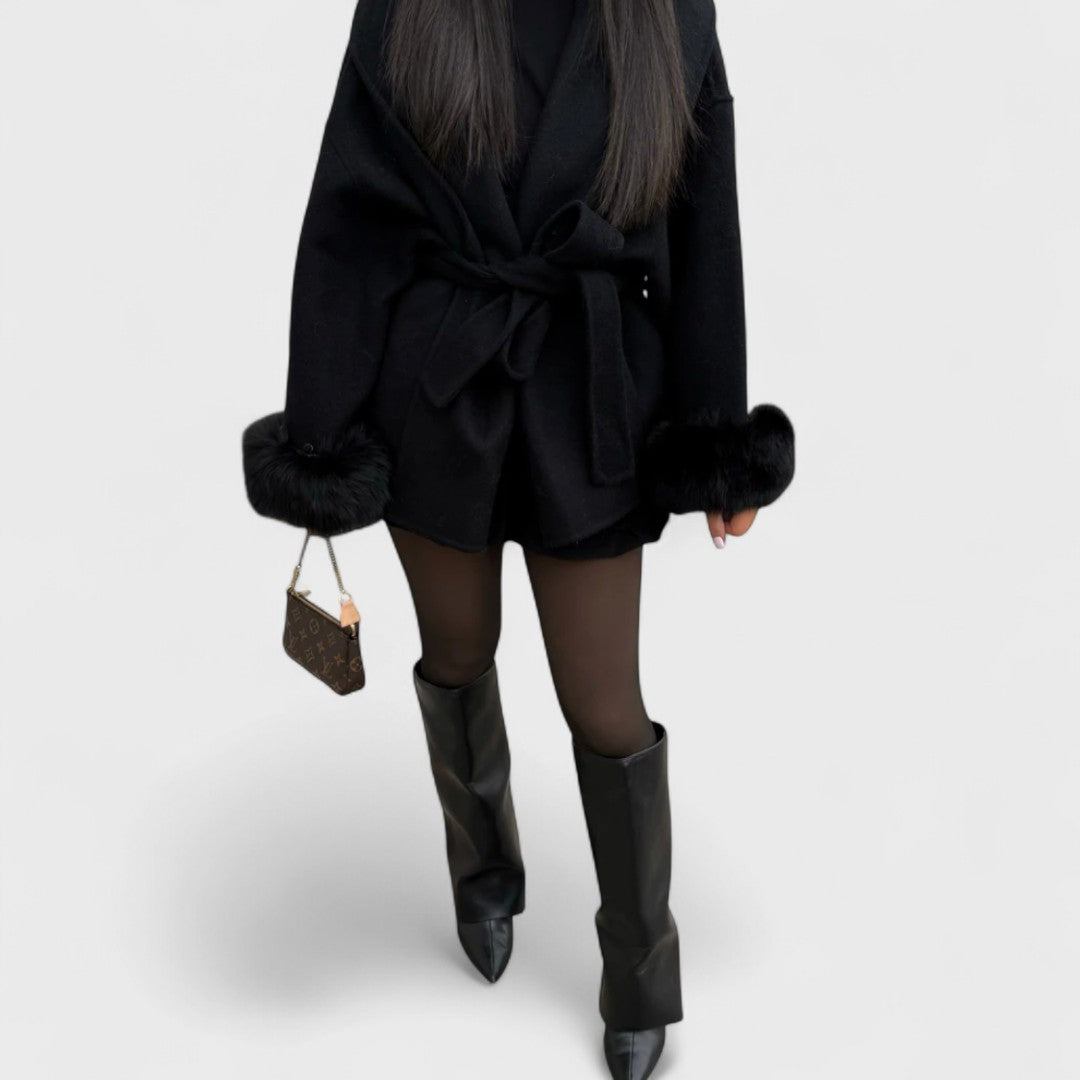 Woolcat – Cappotto elegante con dettagli in pelliccia ecologica 