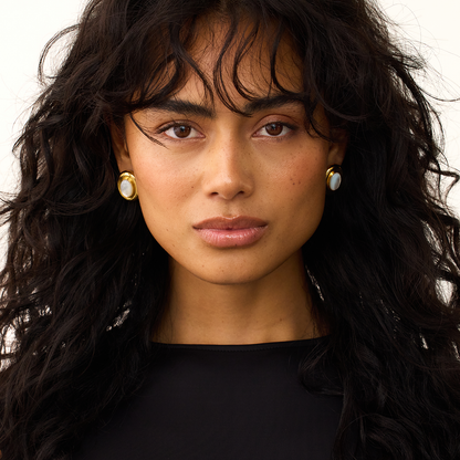 Ameliyana | Orecchini a bottone in oro 18k