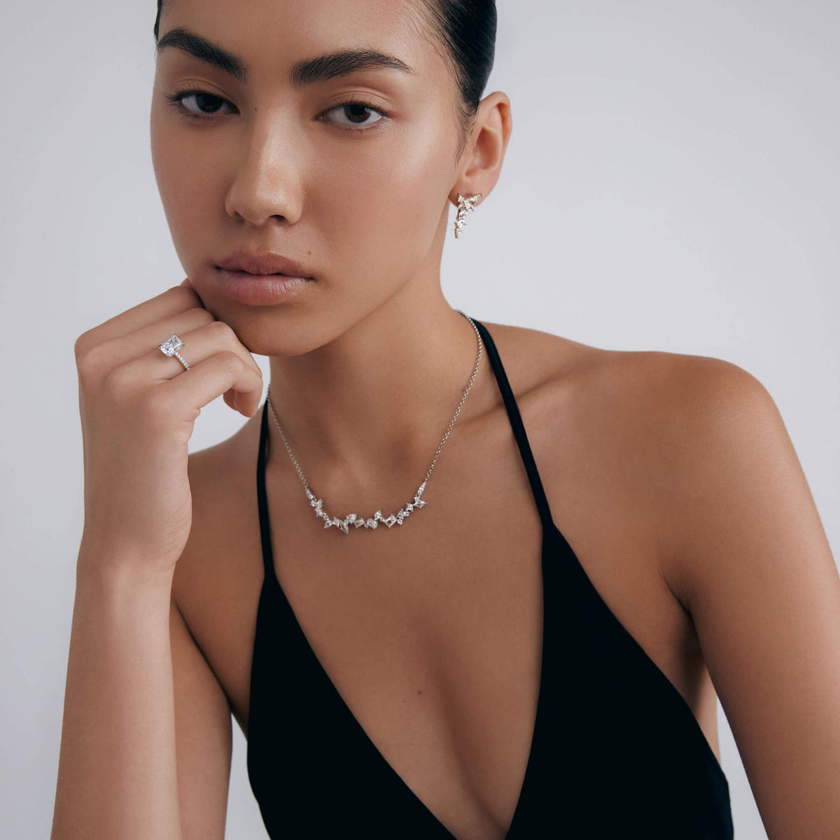 Wide Scattered Crystal Necklace