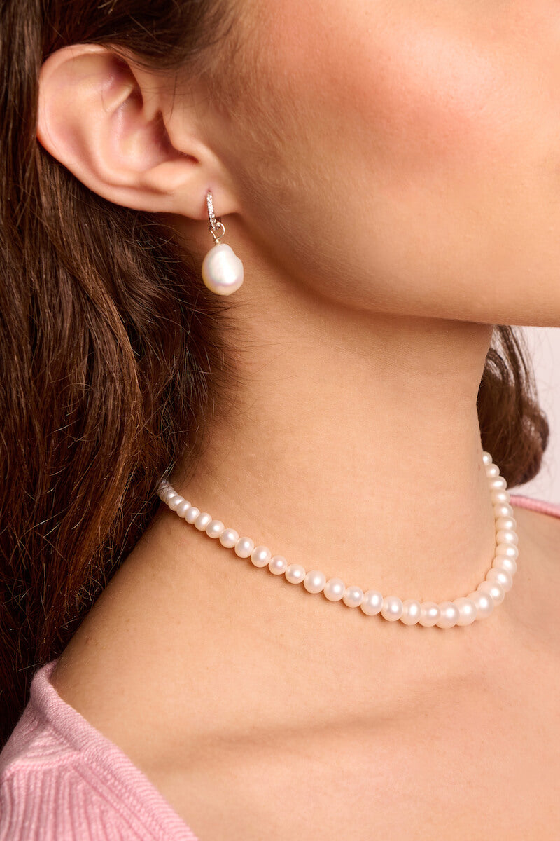 Graduated Pearl Choker