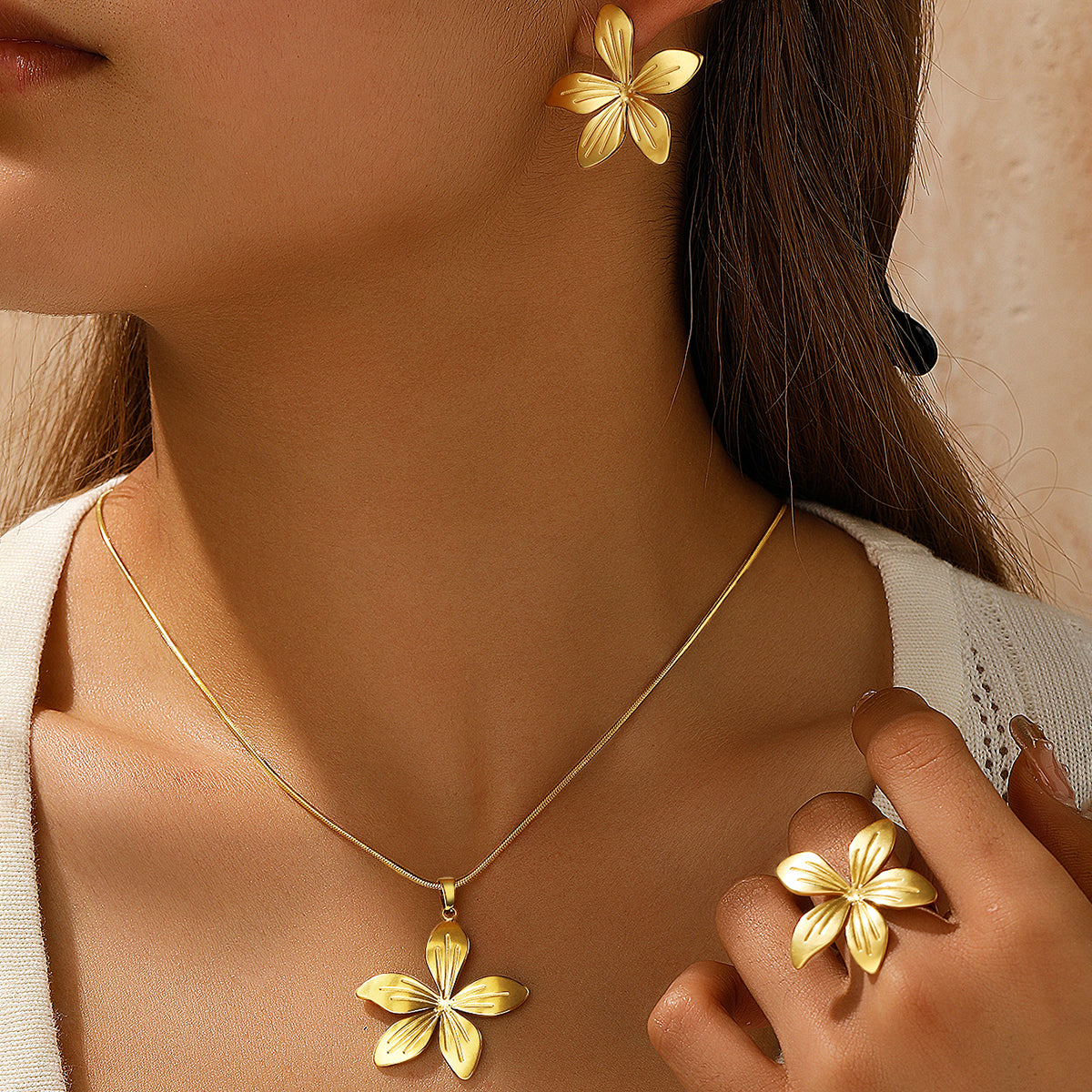 Set di gioielli 3 pezzi con petali audaci