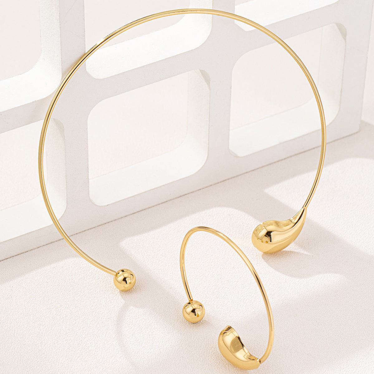 Set di gioielli con collana a goccia e orbita, 2 pezzi