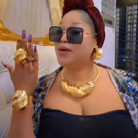 Set di gioielli con pendente in oro italiano audace