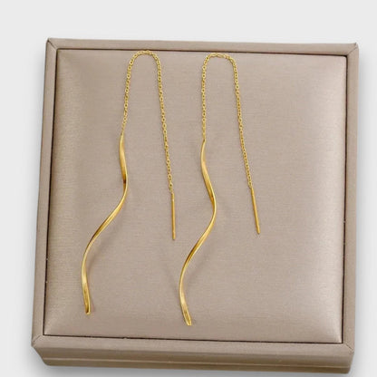 Elwira Orecchini lunghi con forma a onda