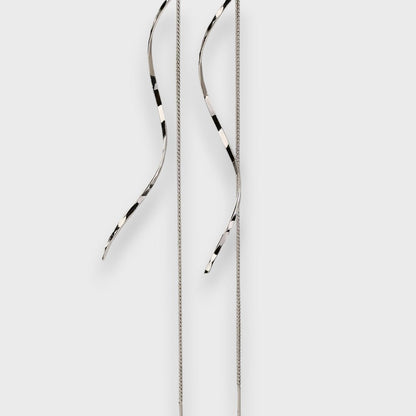 Elwira Orecchini lunghi con forma a onda