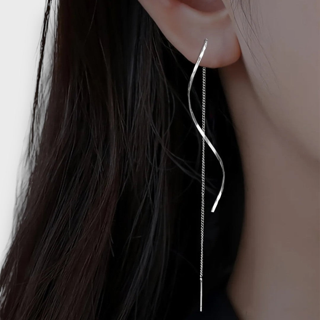 Elwira Orecchini lunghi con forma a onda