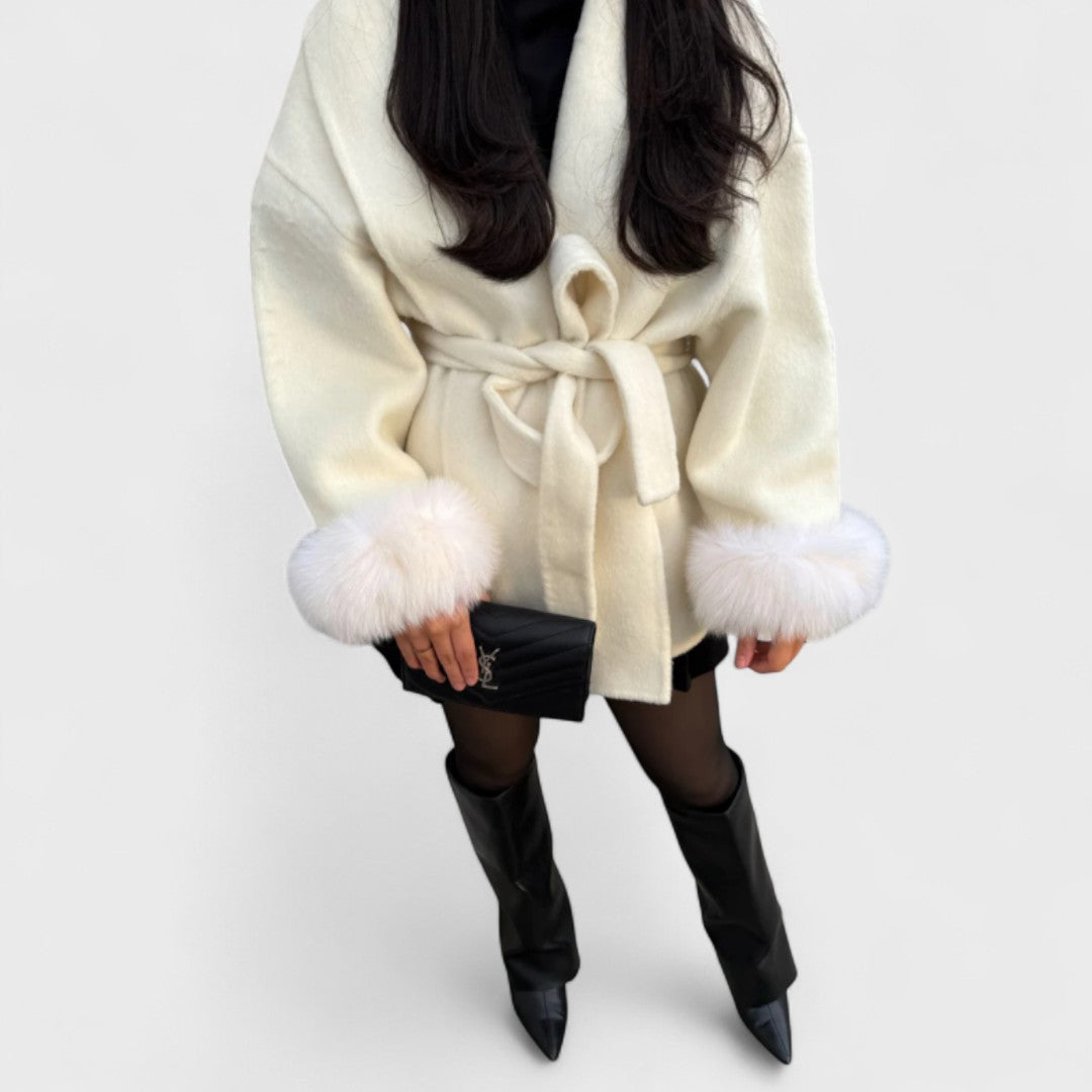 Woolcat – Cappotto elegante con dettagli in pelliccia ecologica 