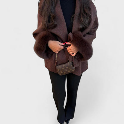 Woolcat – Cappotto elegante con dettagli in pelliccia ecologica 
