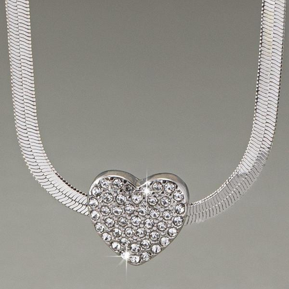 Collana con cuore in strass