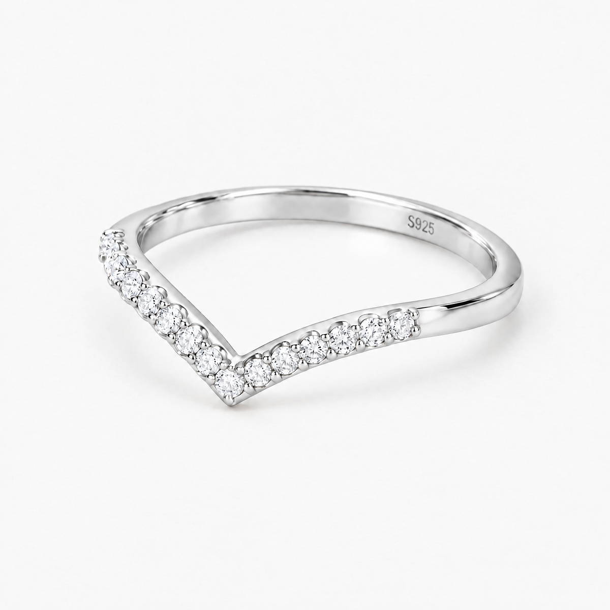 V Contour Pavé Band Ring in silver