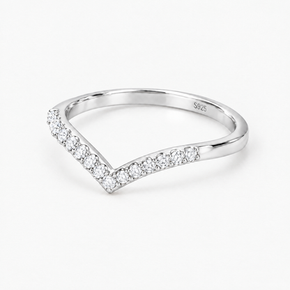 V Contour Pavé Band Ring in silver