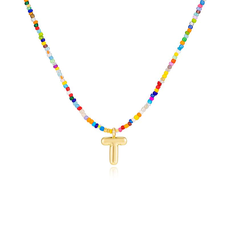 Collana con lettere colorate