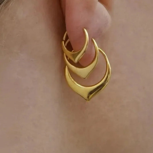 3 paia di orecchini con petali minuscoli