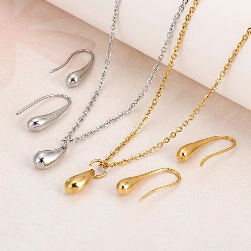 Set di 4 pezzi composto da collana, bracciale, orecchini e anello