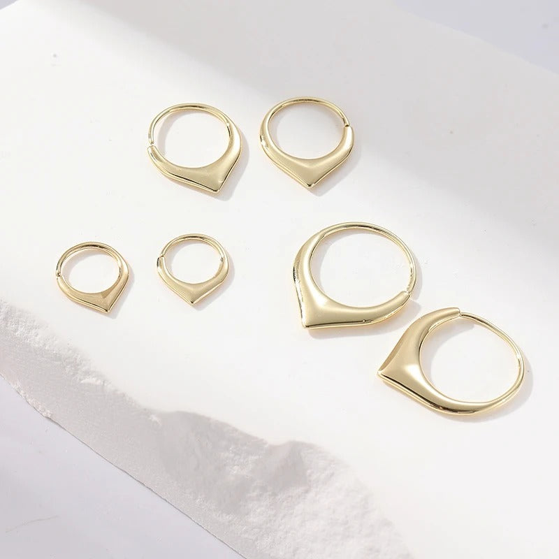 3 paia di orecchini con petali minuscoli