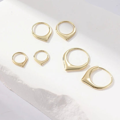 3 paia di orecchini con petali minuscoli