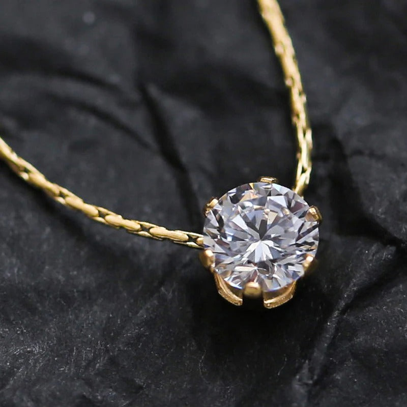 Collana con pietra delicata